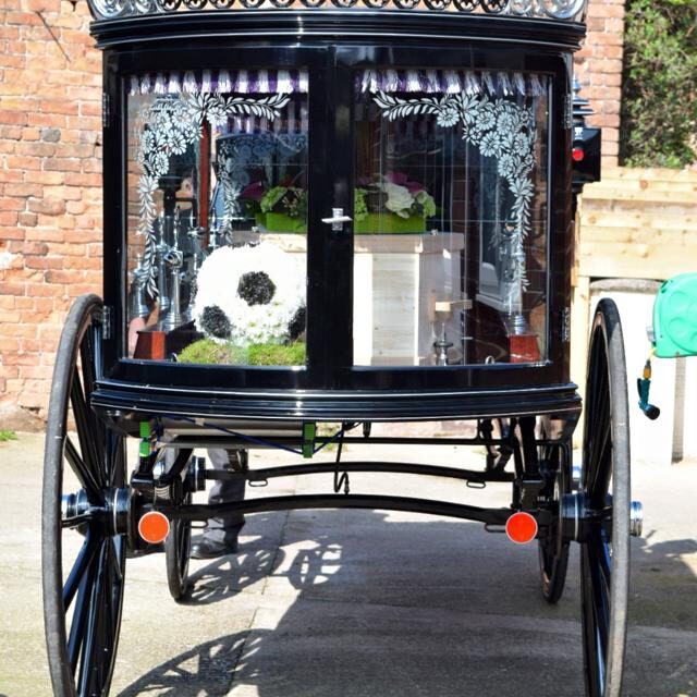 About Us 19813_476652132486150_4886072454733518076_n